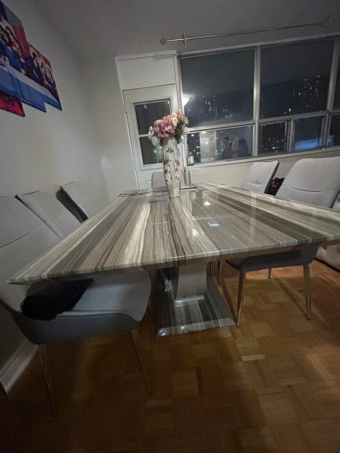 Dining Table with 6 Chairs - Modern Design
