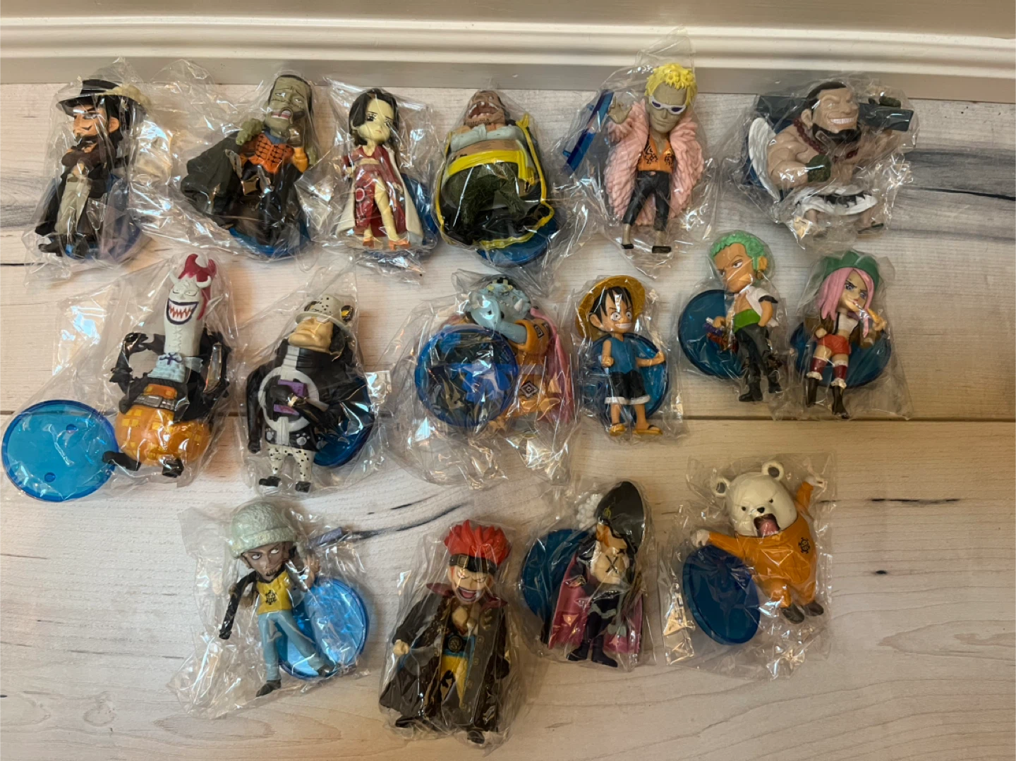 One Piece World Collectible Figures - Set of 16