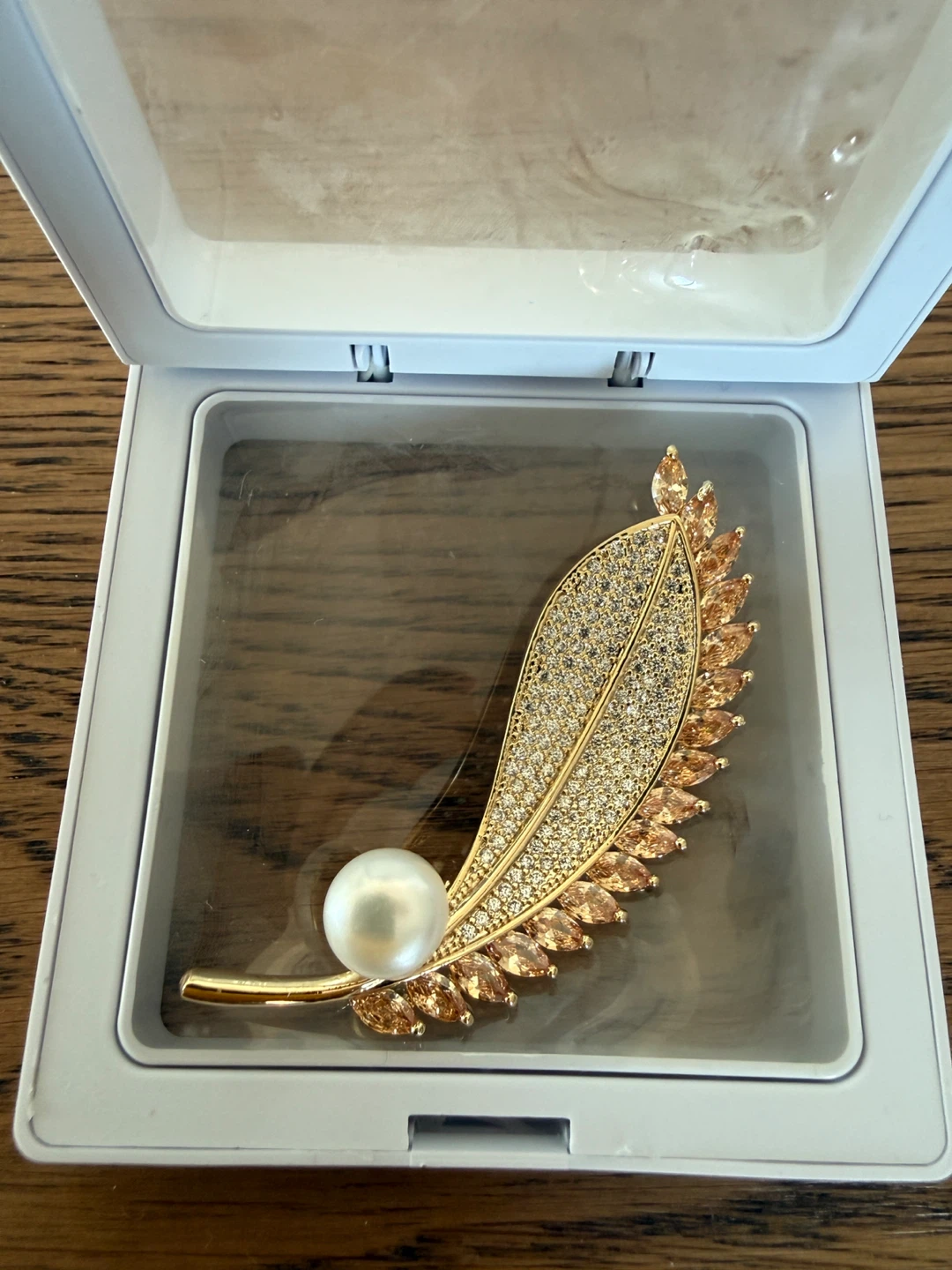 Pearl & Rhinestone Brooches - photo 3