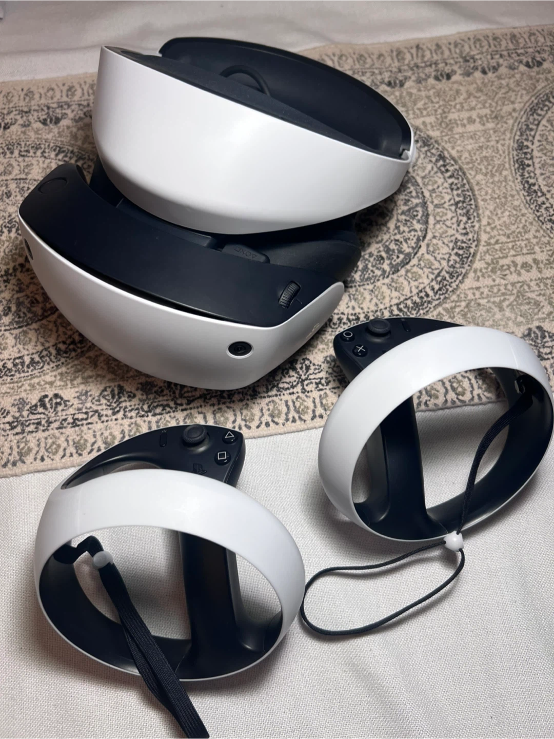 PlayStation VR2 (PSVR2) with Box - photo 2