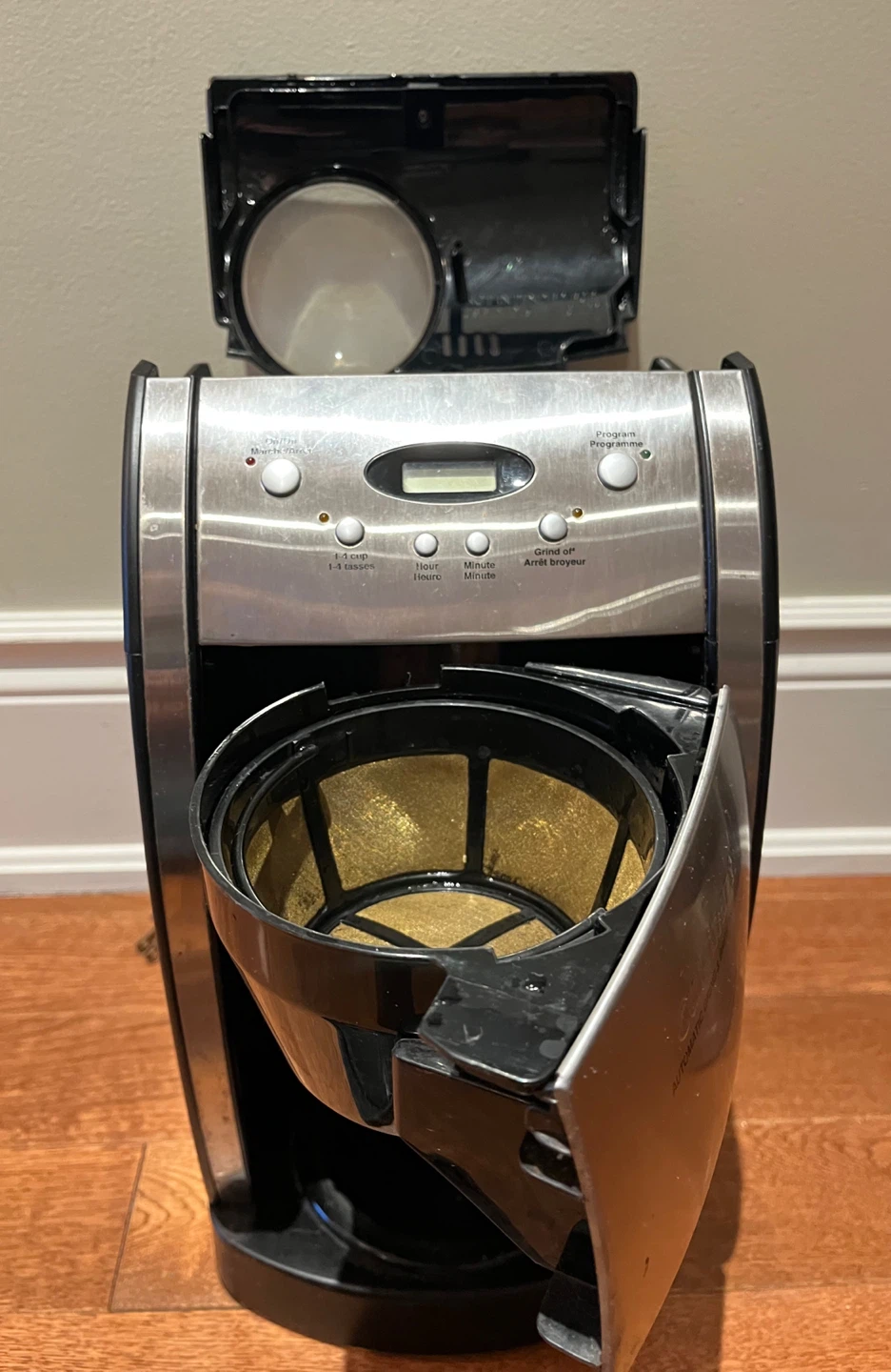 Cuisinart 8-10 cup Grind and Brew Coffee Maker - photo 4