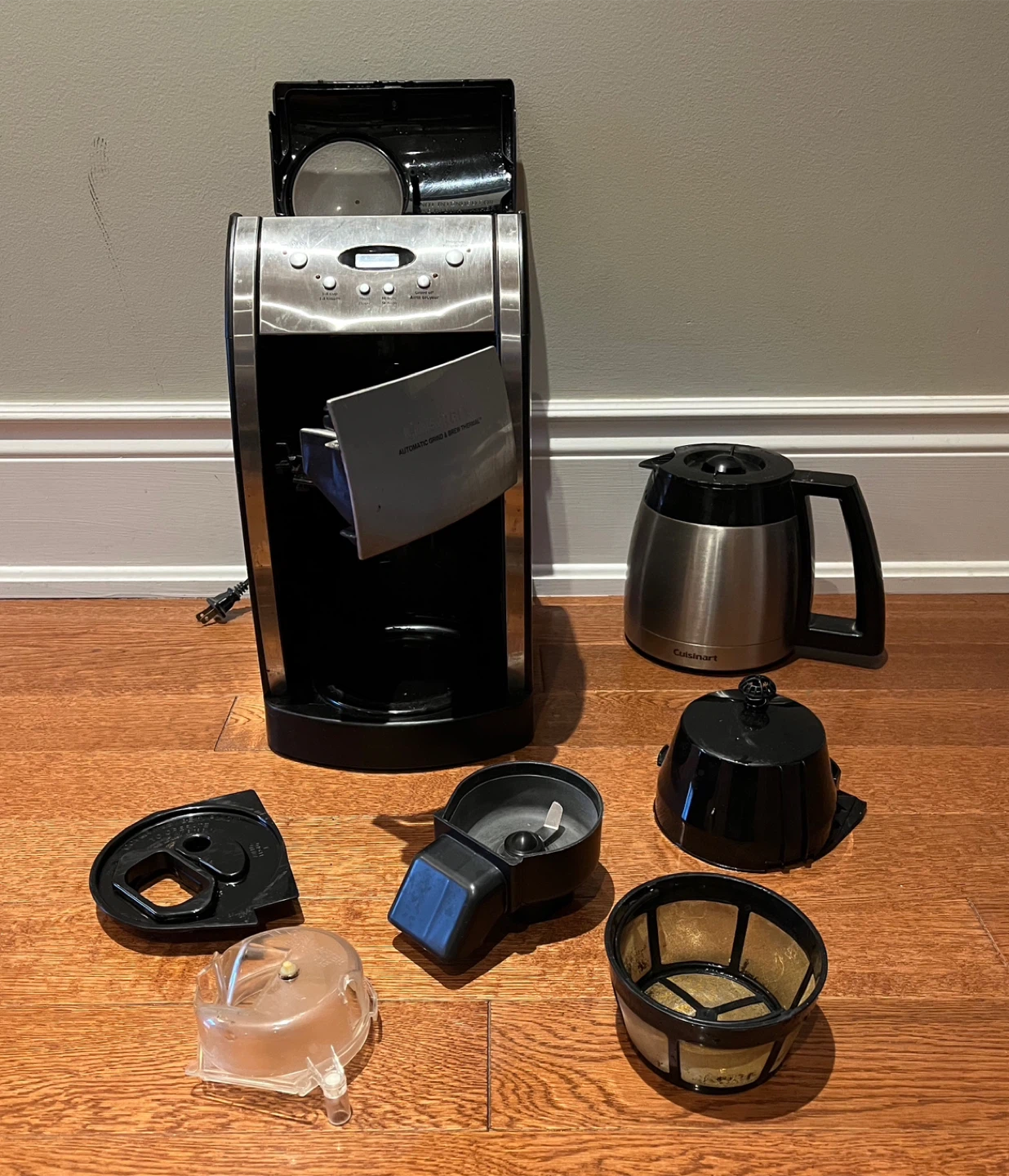 Cuisinart 8-10 cup Grind and Brew Coffee Maker - photo 2