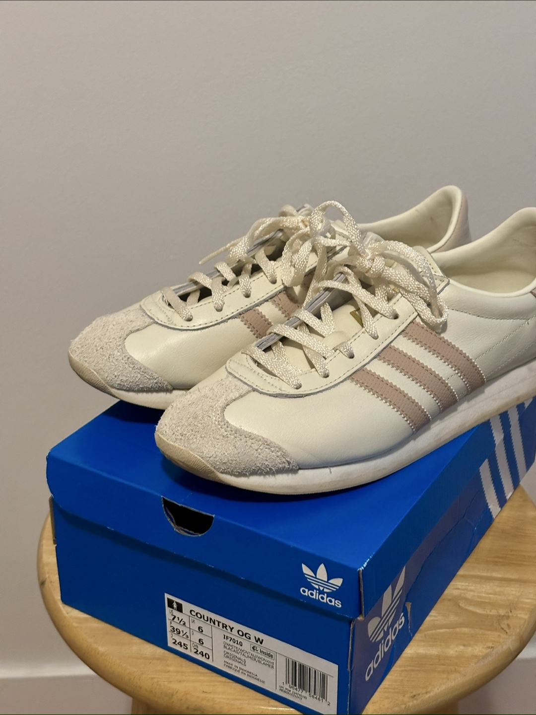 Adidas Country OG - Women’s 7.5 - photo 4