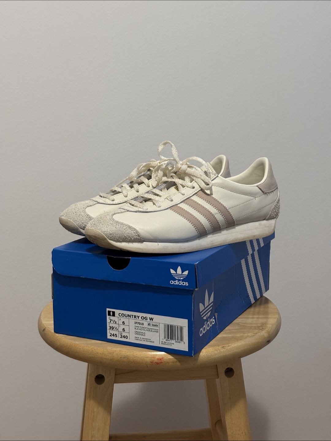 Adidas Country OG - Women’s 7.5 - photo 3