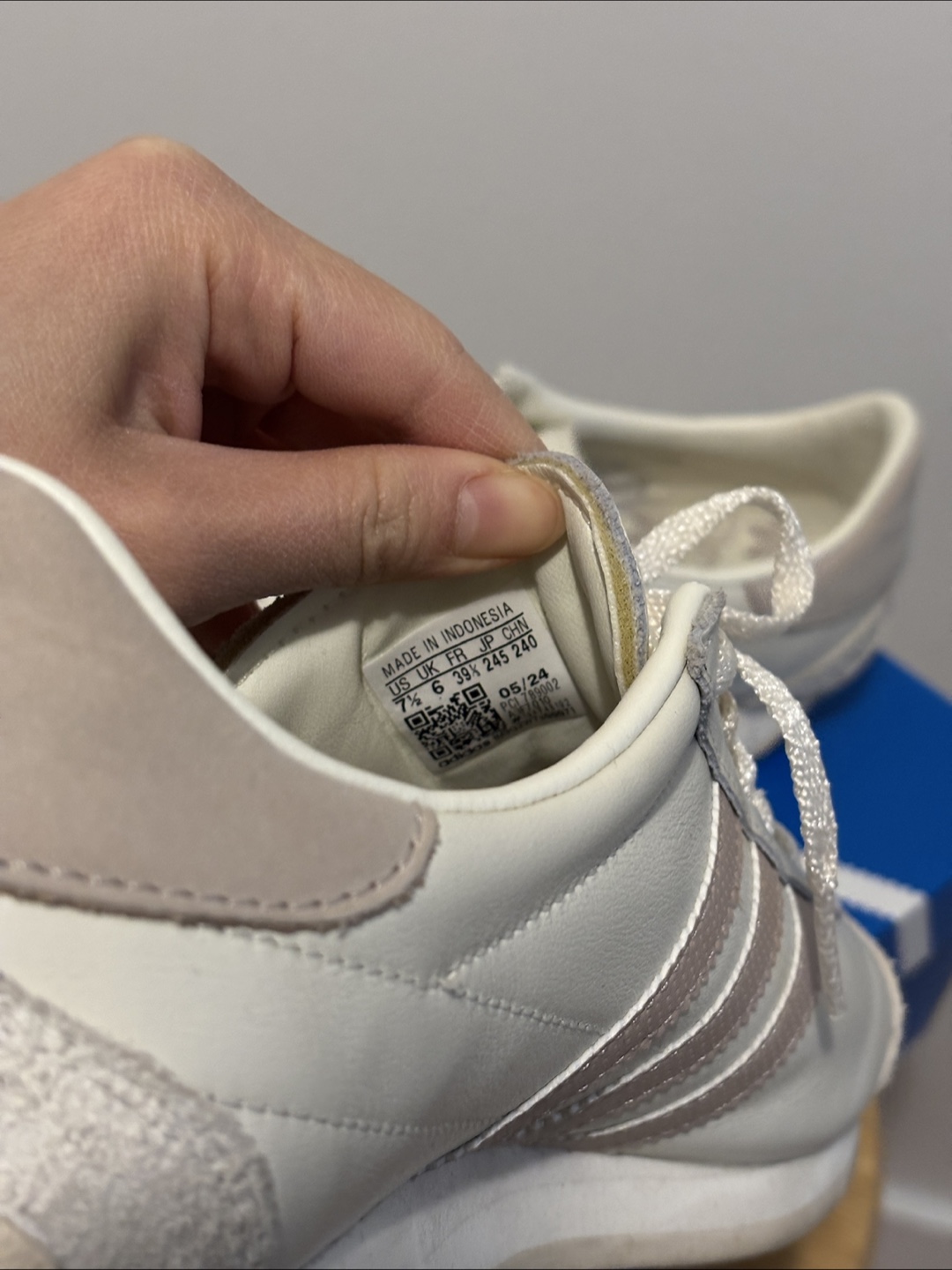Adidas Country OG - Women’s 7.5 - photo 5
