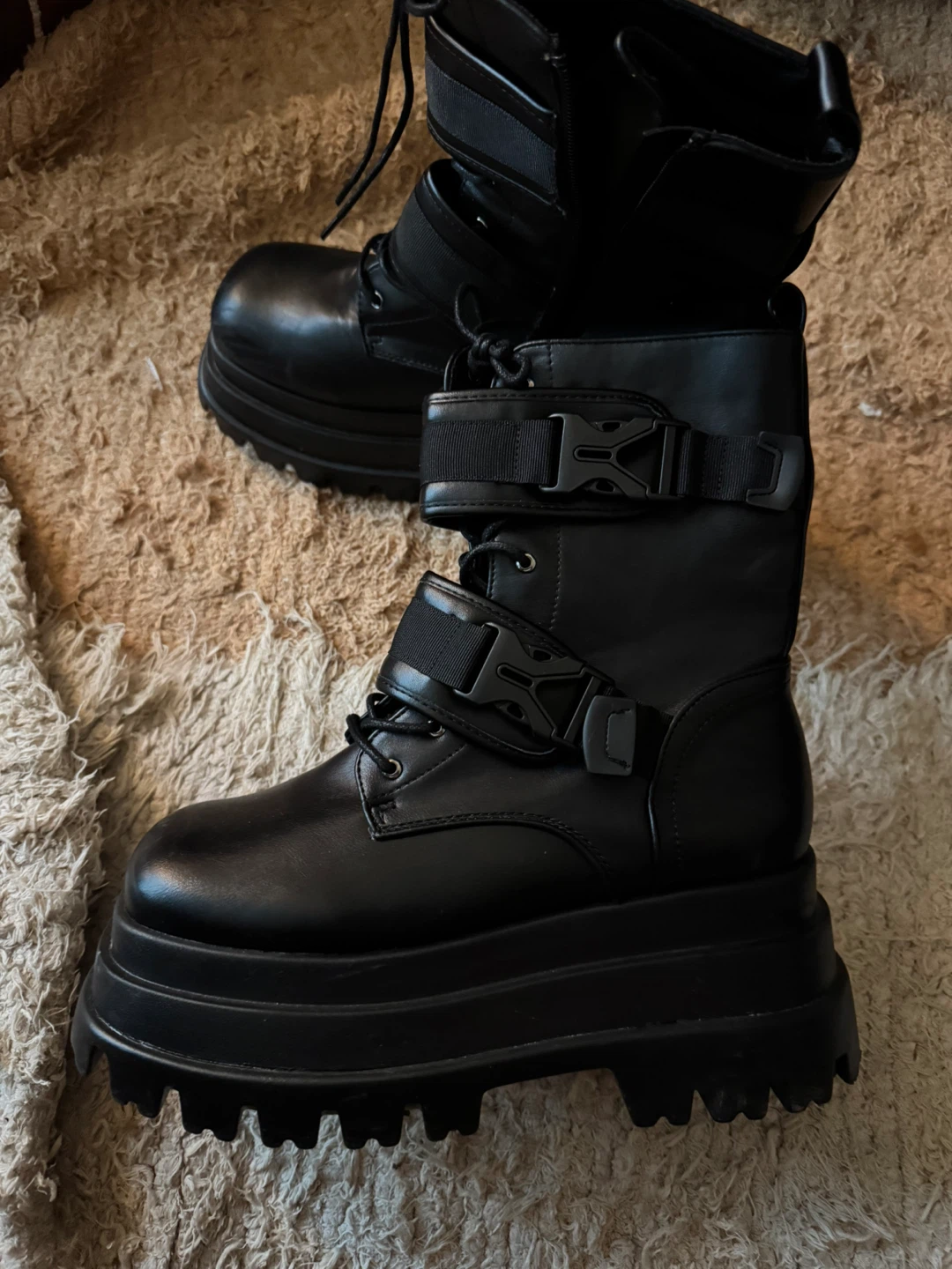 Black Platform Buckle Boots size 8 - photo 2