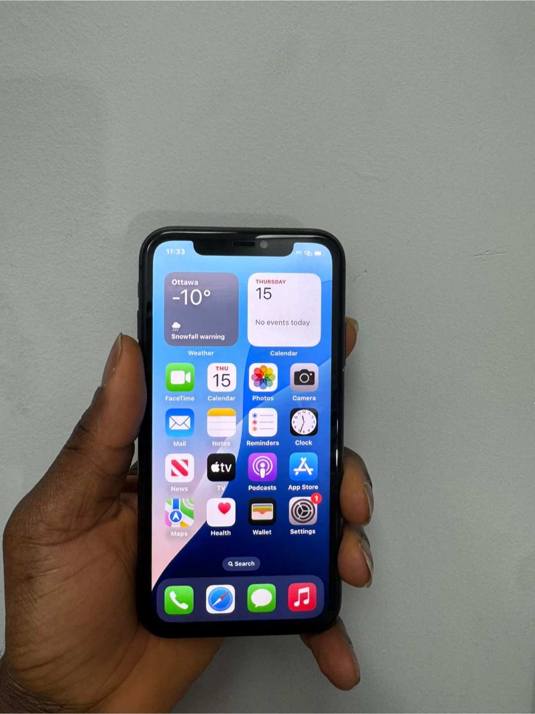 iPhone 11 - Black - photo 2