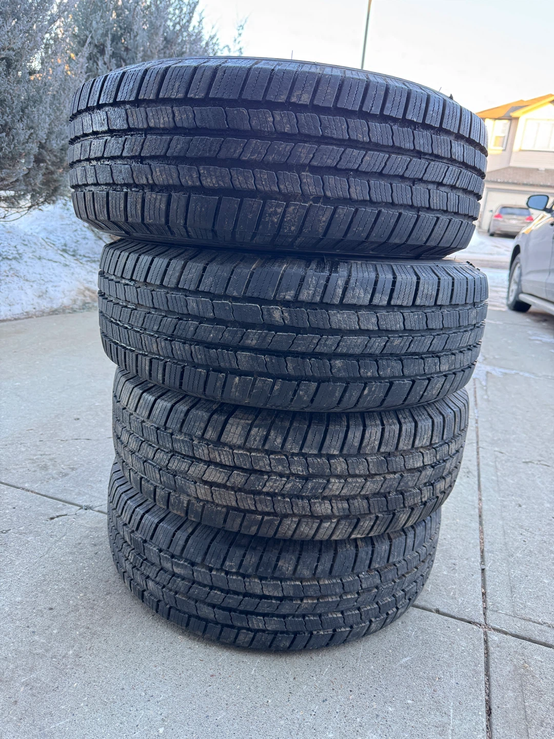 235/70R16 Michelin Defender LTX
