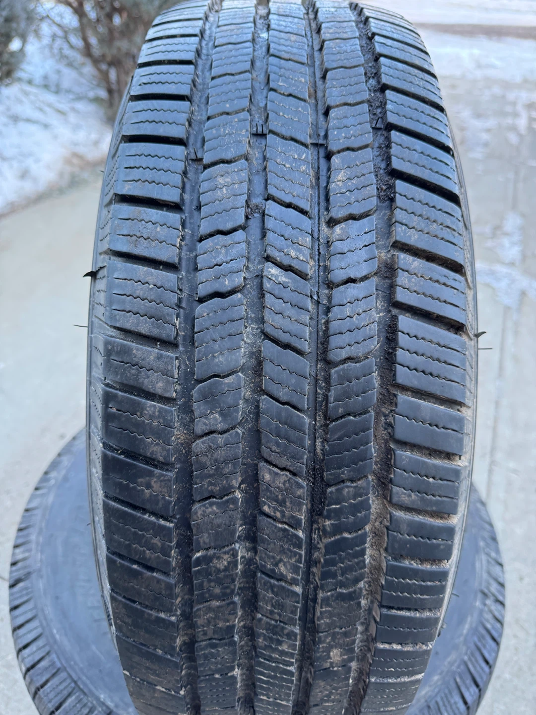 235/70R16 Michelin Defender LTX - photo 3