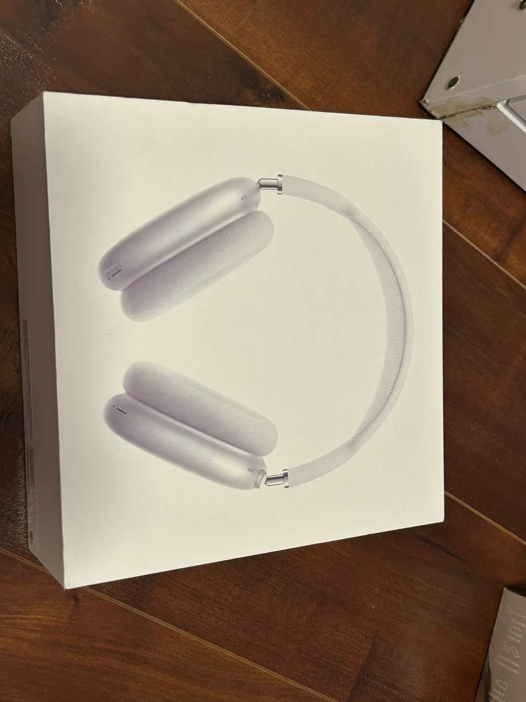 Apple AirPods Max - Silver - Like New!