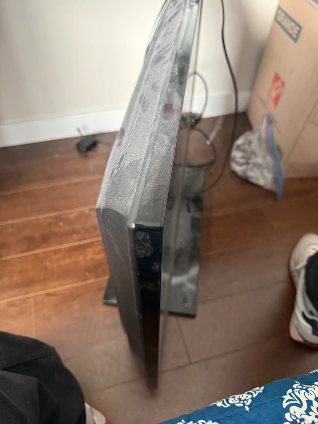 Samsung UN37EH5000F 37" TV - photo 2