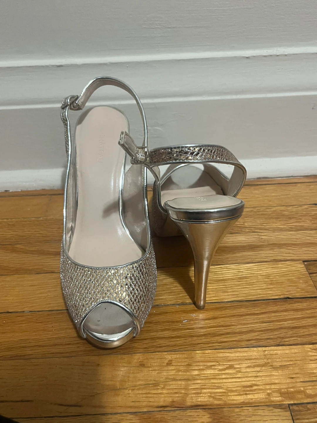 Le Chateau Silver Heels - Size 8 - photo 2