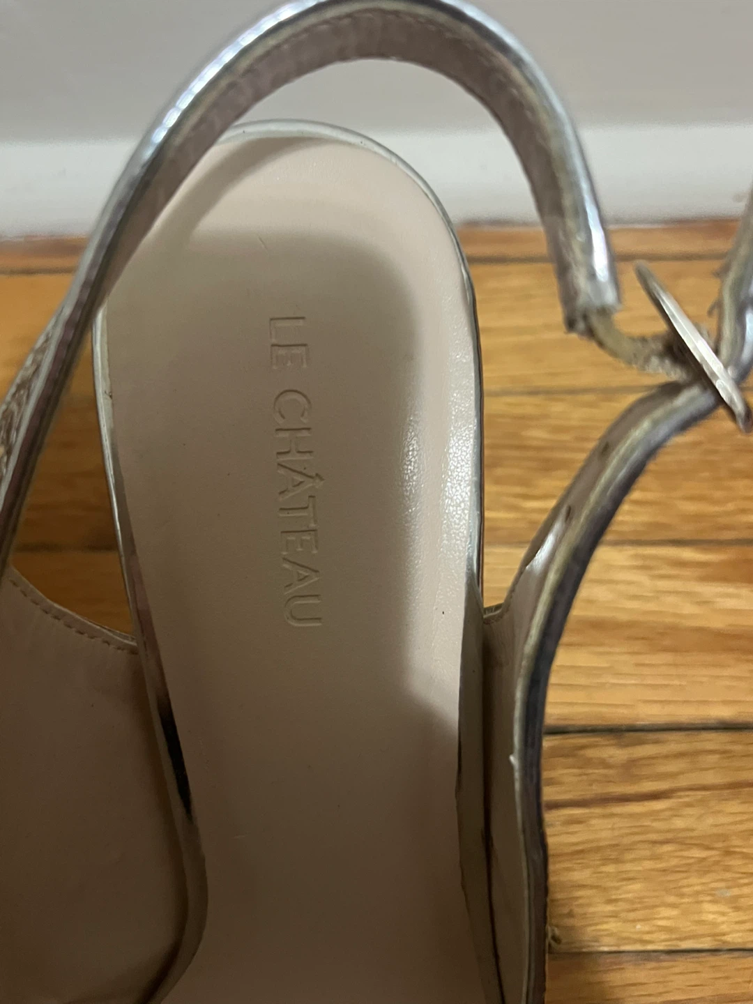 Le Chateau Silver Heels - Size 8 - photo 3