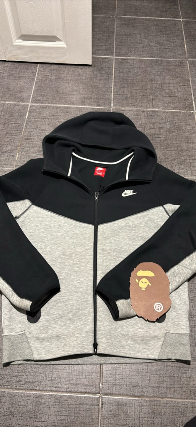 Nike Tech Fleece Hoodie - Black & Grey
