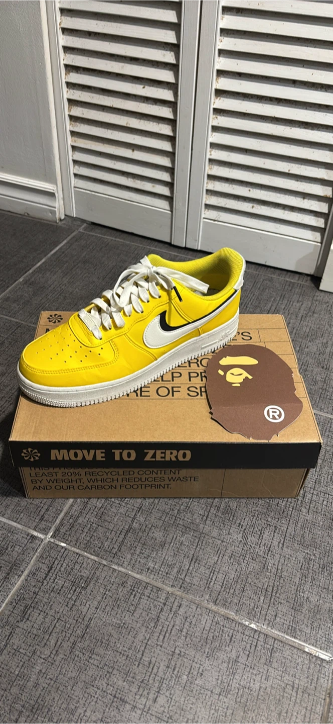 Nike Air Force 1 '07 Yellow Sneakers