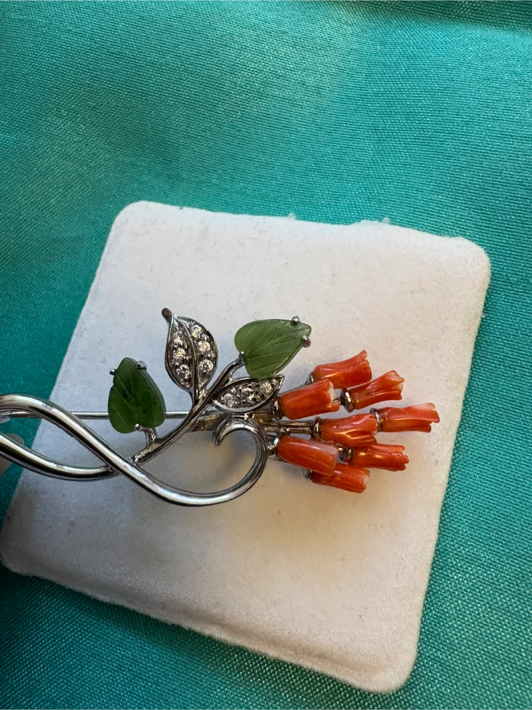 Vintage silver stamped Coral & Jade Floral Brooch - photo 2