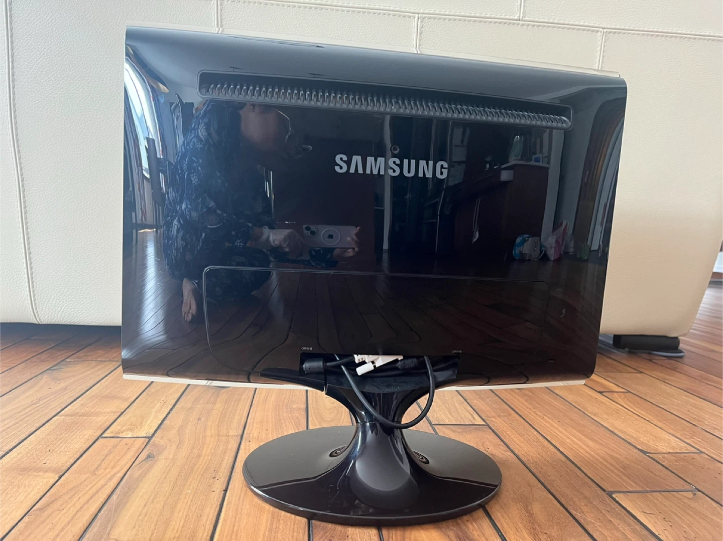 Samsung SyncMaster 720n LCD Monitor - photo 2