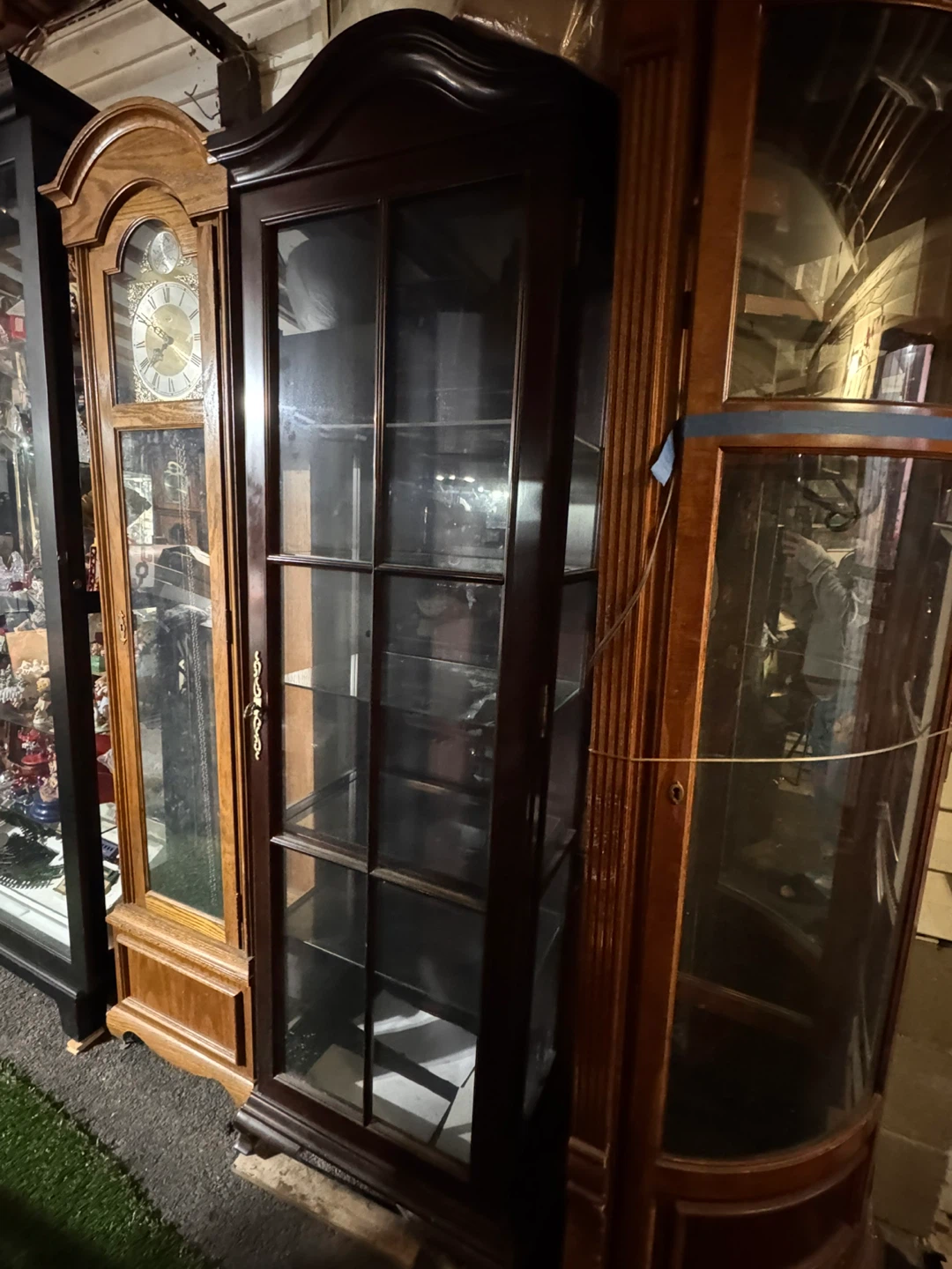 Dark Wood Display Cabinet 🥕