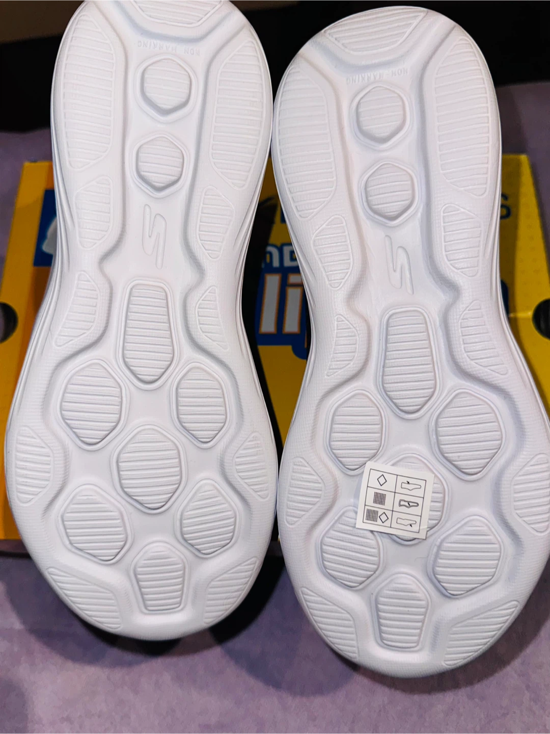 Skechers Hands Free Slip-ins - Size 4 Black - photo 5