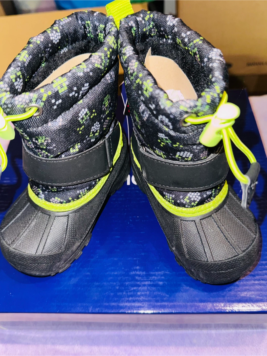 Elements Kids Winter Boots - Size 5 toddlers