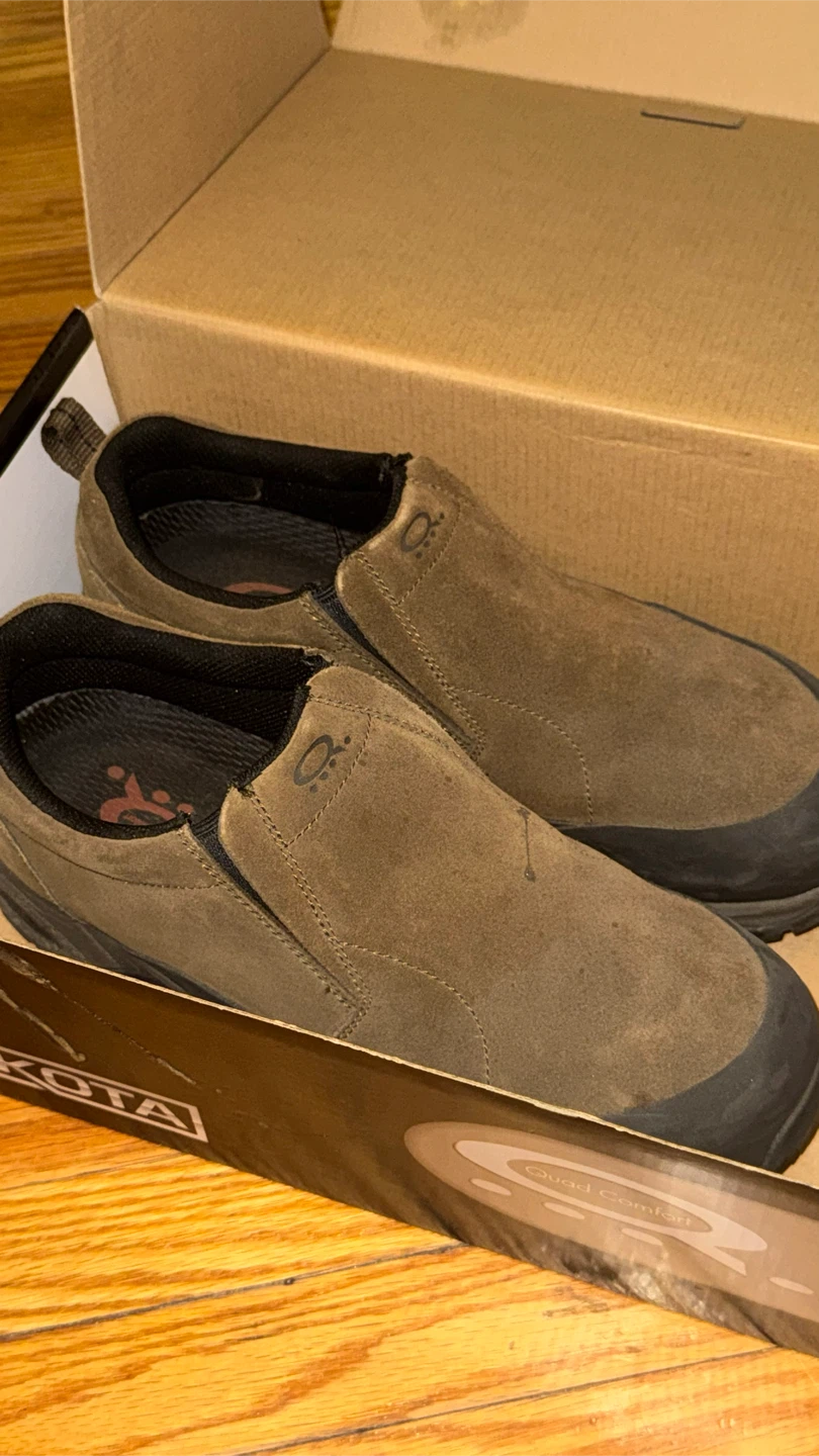 Dakota Quad Comfort Slip-on Shoes - Size 8.5