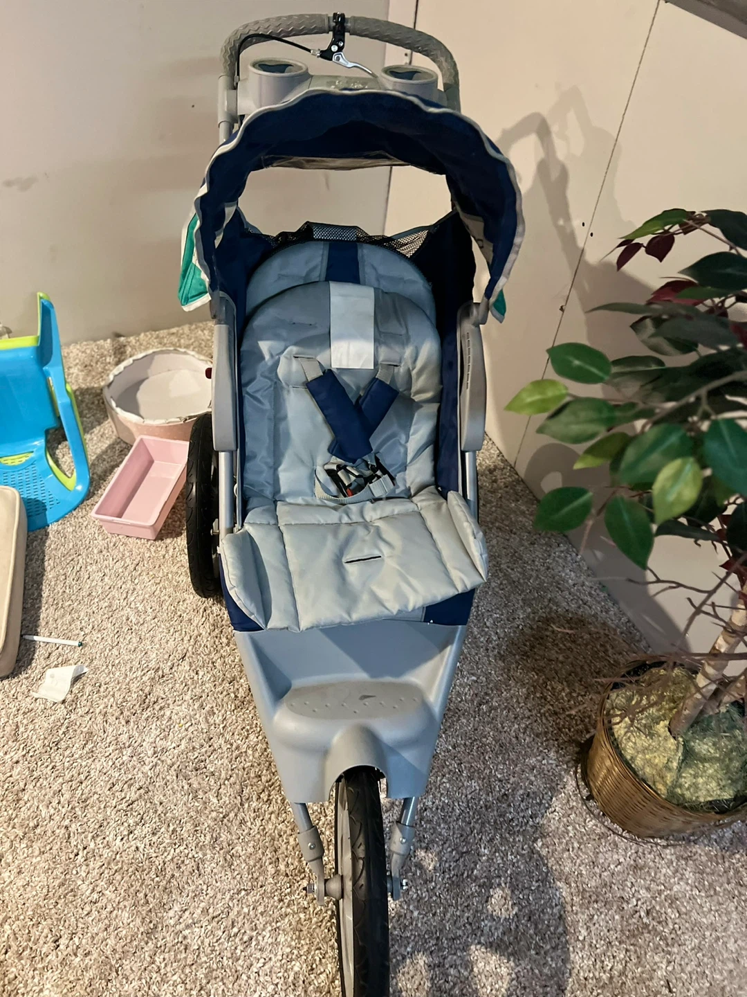 Schwinn Jogger Stroller - photo 3