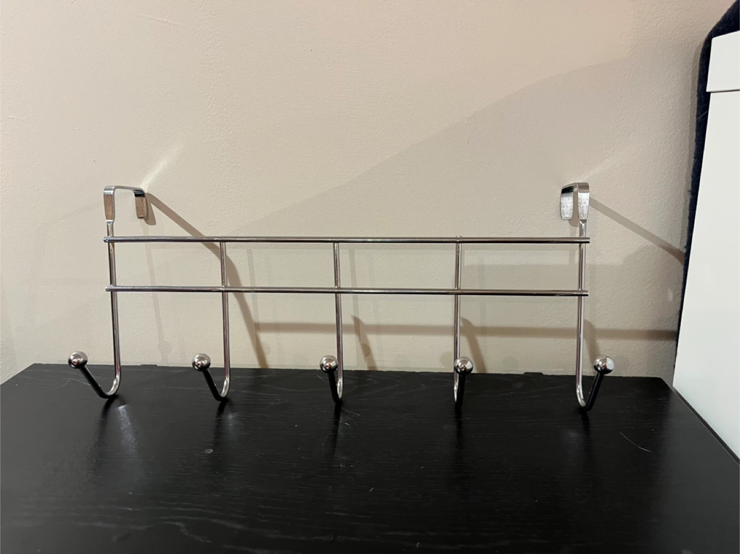Over-door coat hanger