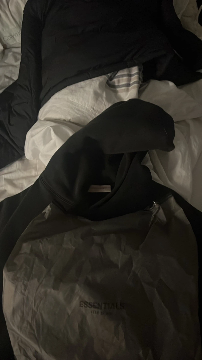 Essentials Fear of God Black Hoodie - photo 2