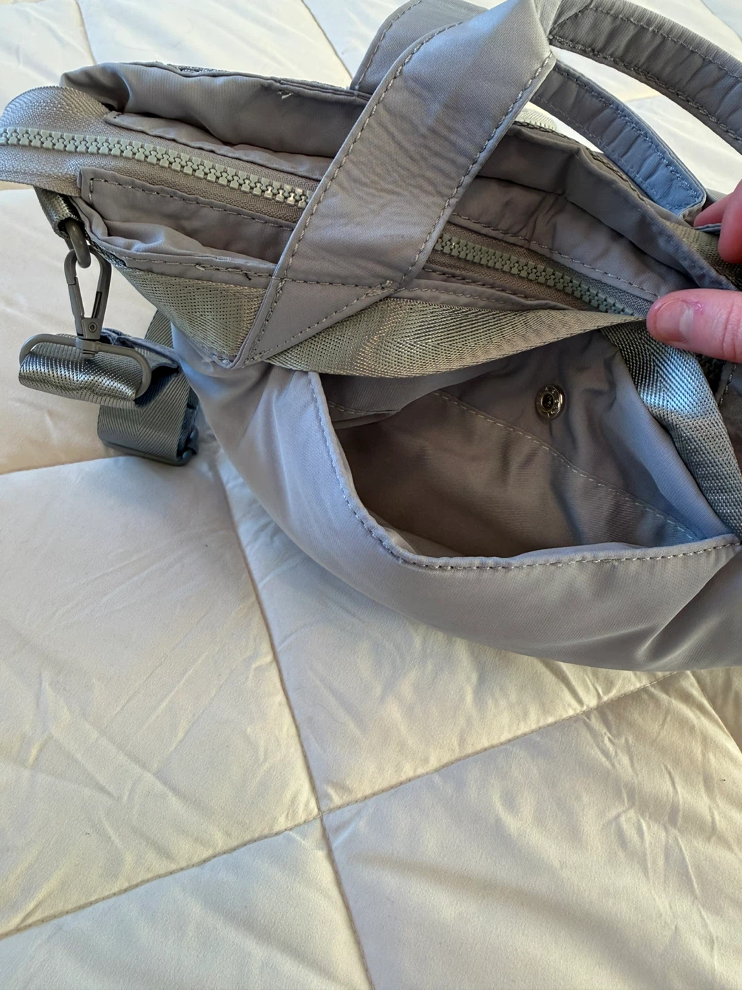 Grey Everyday Tote Bag – Crossbody Strap, Spacious & Lightweight - photo 4