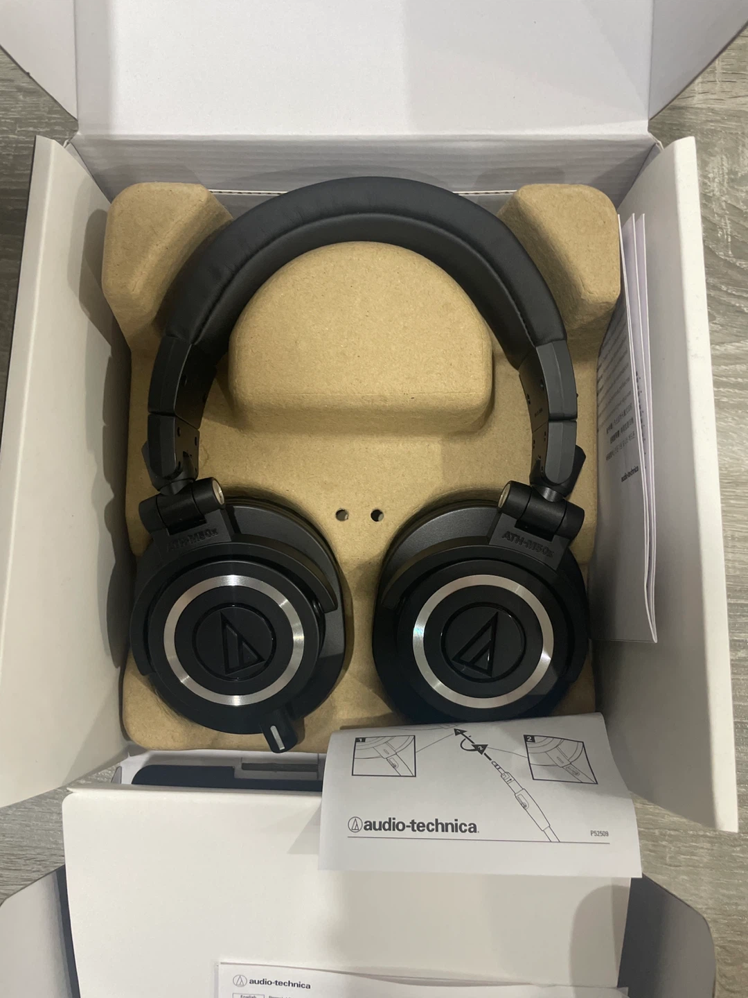 Audio-Technica ATH-M50x Headphones - Like New! - photo 2