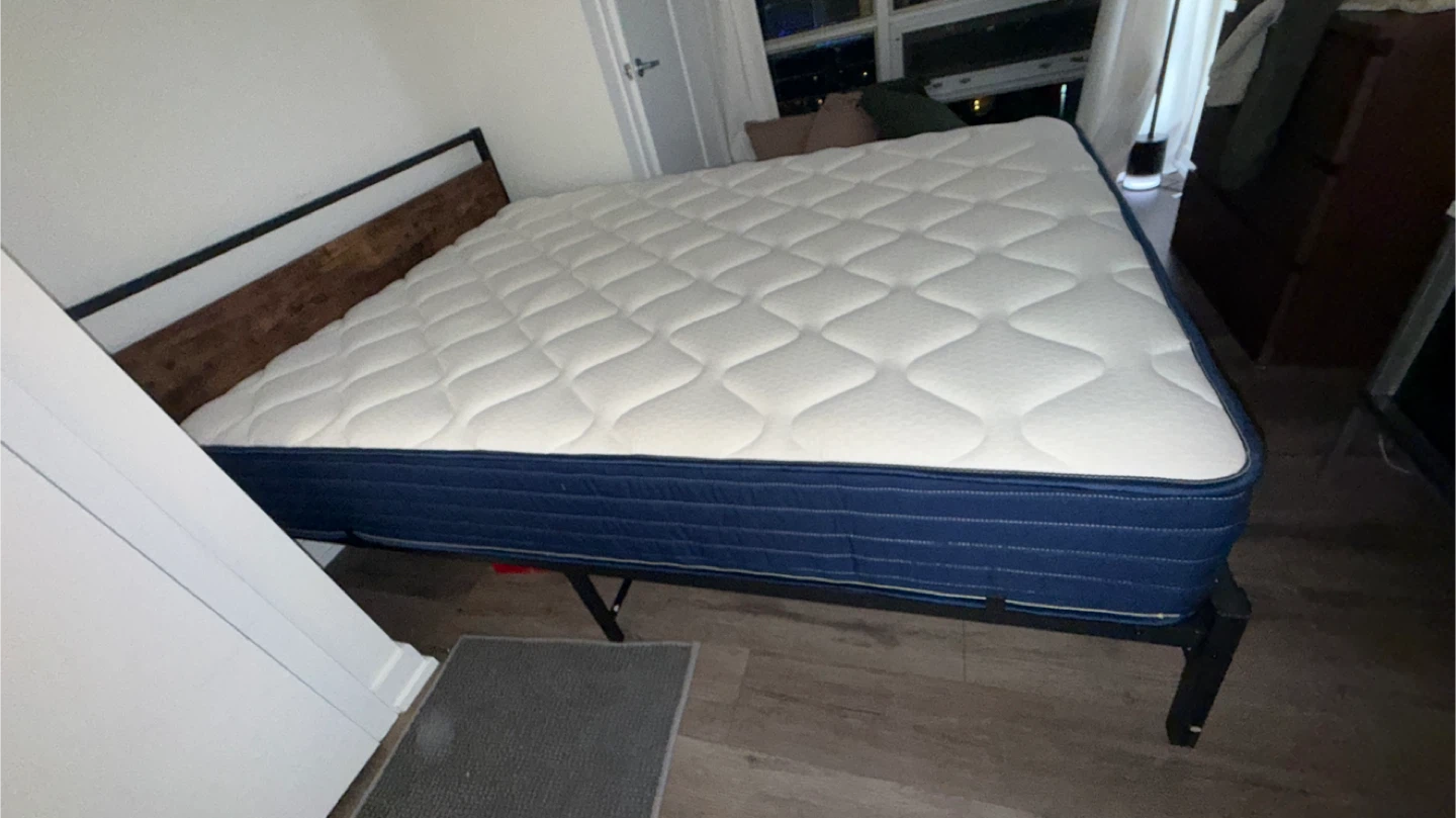 Mattress 12 inch Queen Size - photo 2