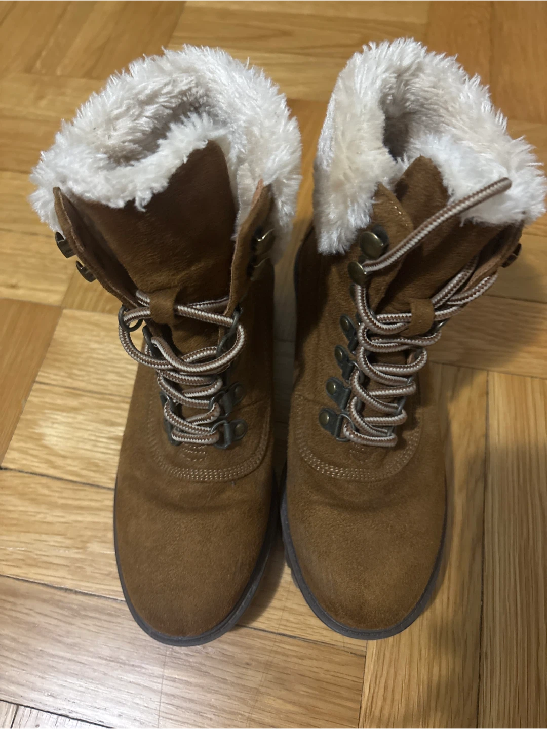 Brown Winter Boots with Faux Fur Trim