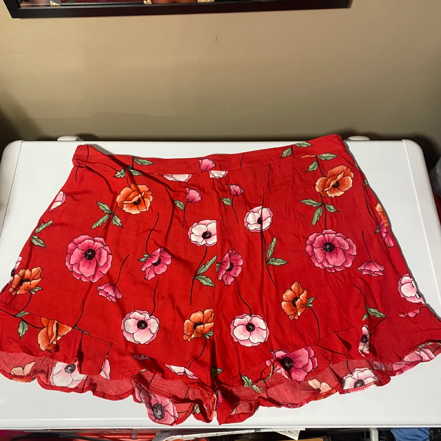 Plus size floral print shorts