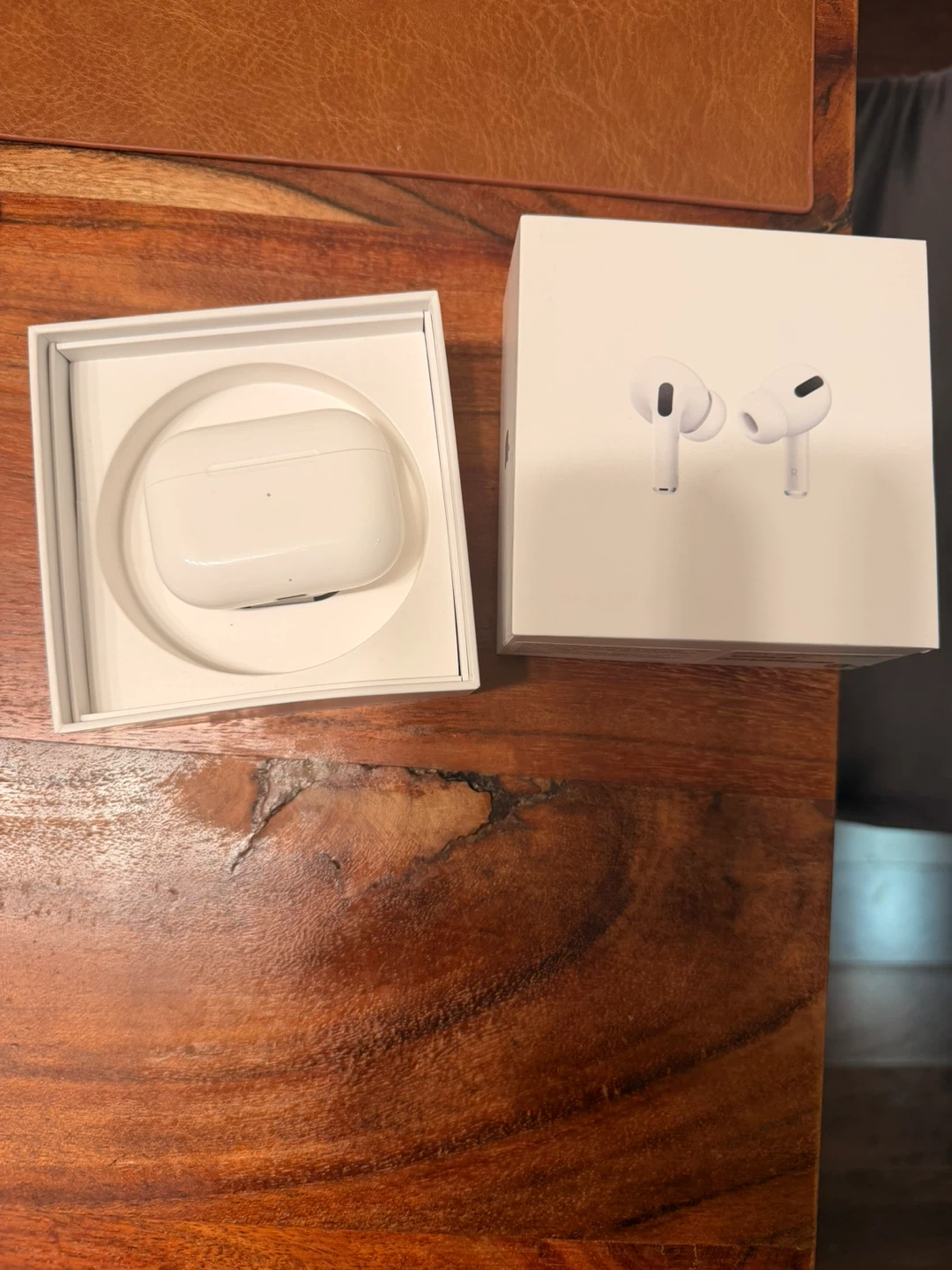 Apple AirPods Pro (1st generation)with Wireless Charging Case 🏆 - photo 4