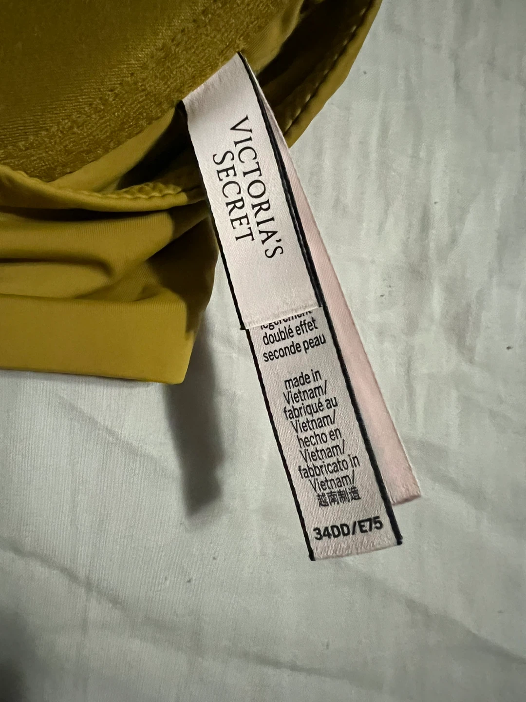 Victoria's Secret Bra - 34DD - photo 3