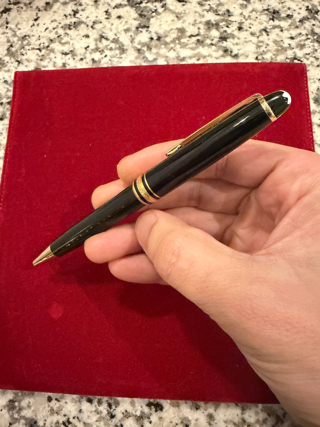 Montblanc Meisterstück Classique Ballpoint Pen - photo 2
