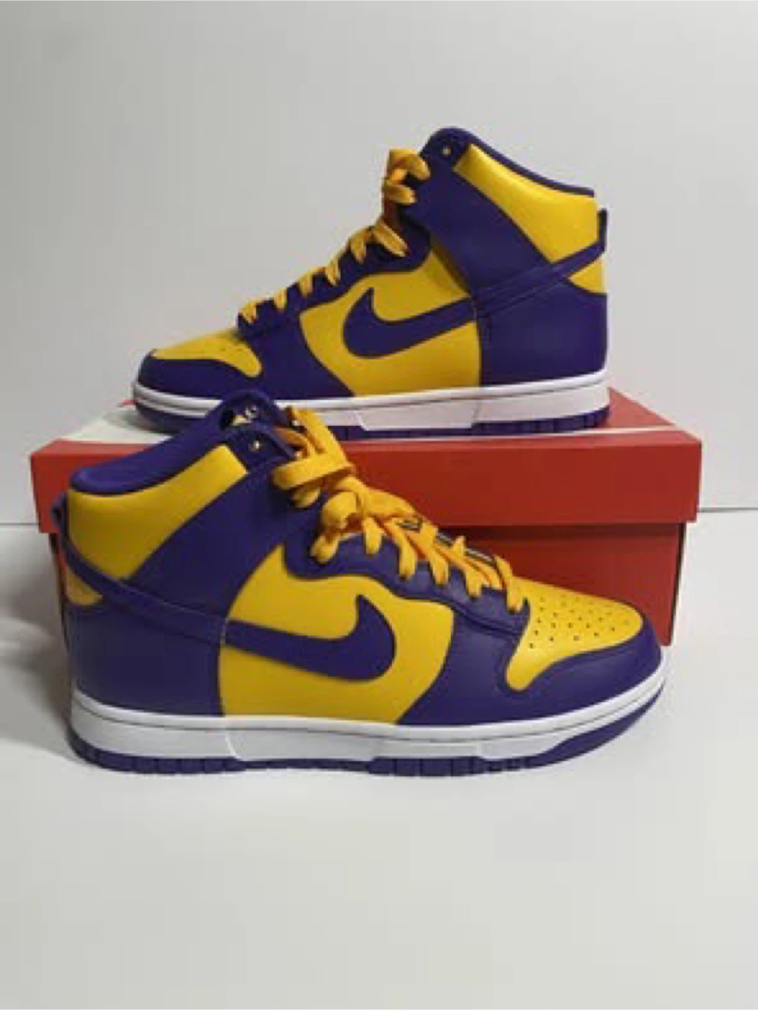 Nike Dunk High Lakers Shoes - photo 2