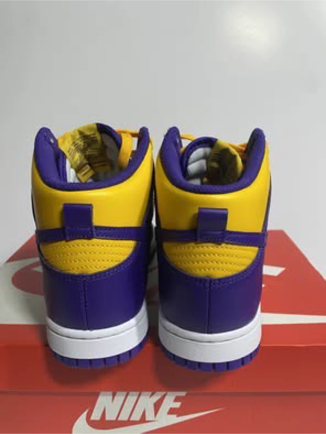 Nike Dunk High Lakers Shoes - photo 4