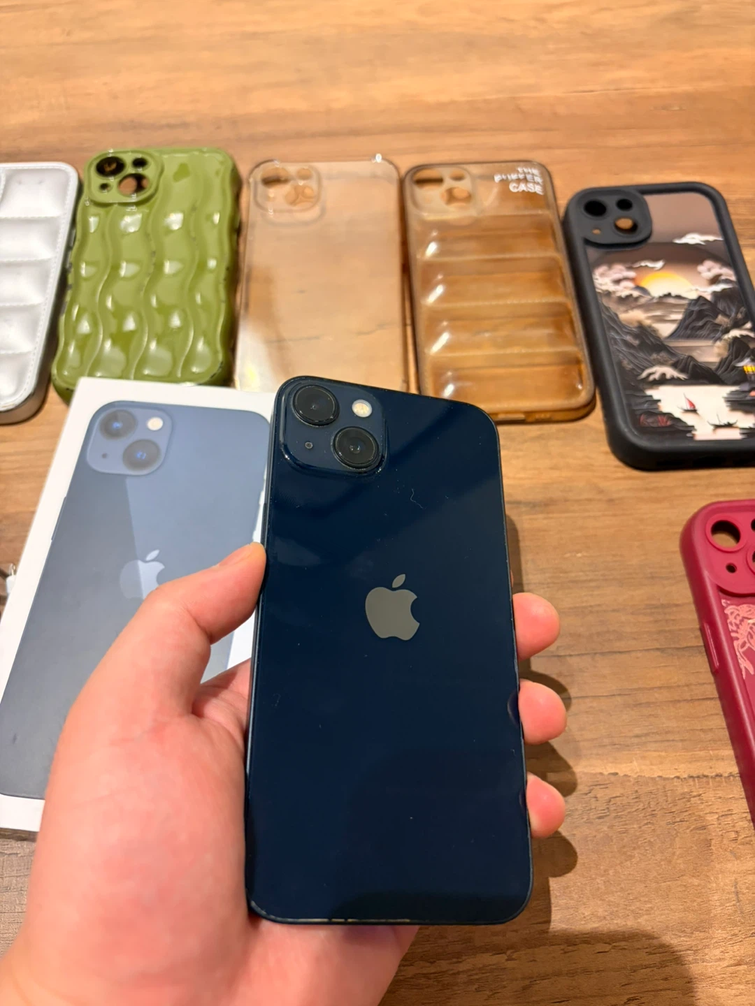 iPhone 13 ULTIMATE BUNDLE WITH 6 CASES AND BEATS BY DRE EARBUDS - photo 3