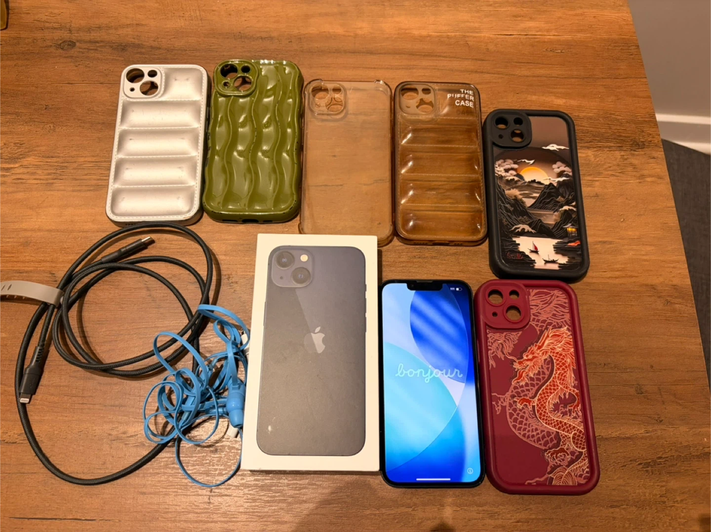 iPhone 13 ULTIMATE BUNDLE WITH 6 CASES AND BEATS BY DRE EARBUDS