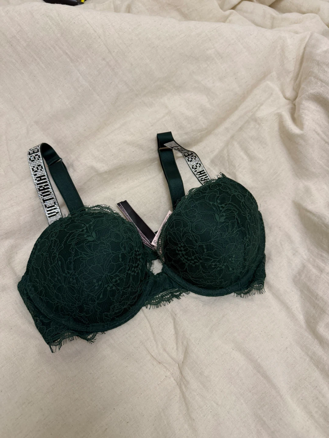 Victoria's Secret Very Sexy Push-Up Bra 36C 🥕