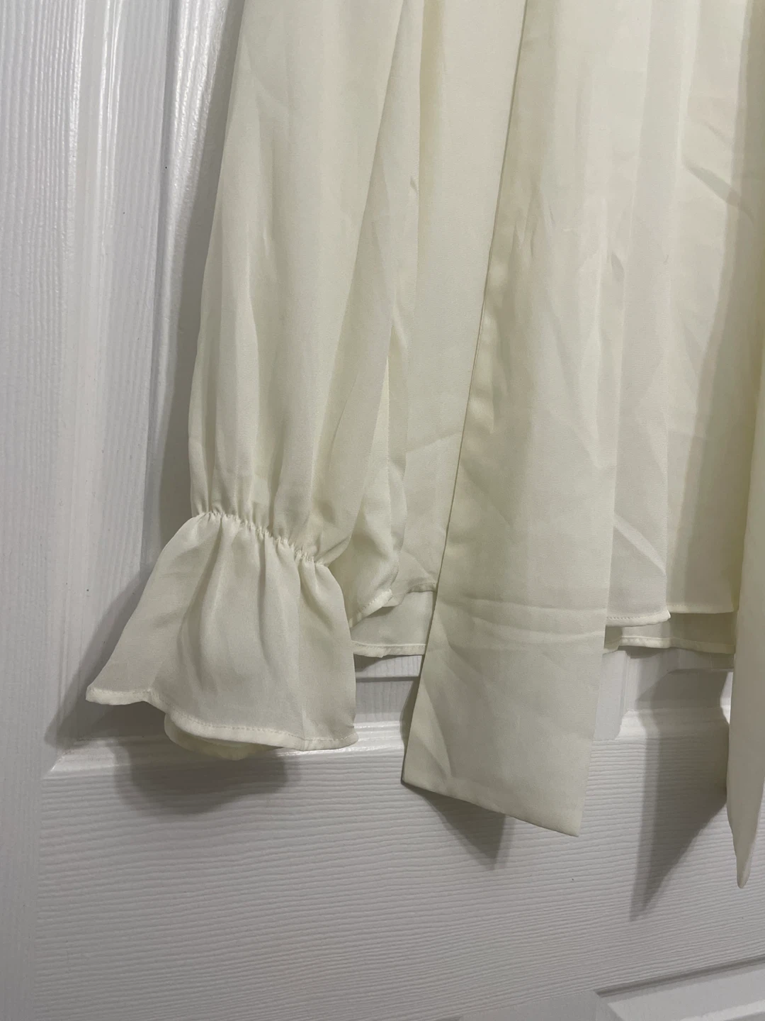 Forever 21 Cream Blouse - Size Small - photo 3