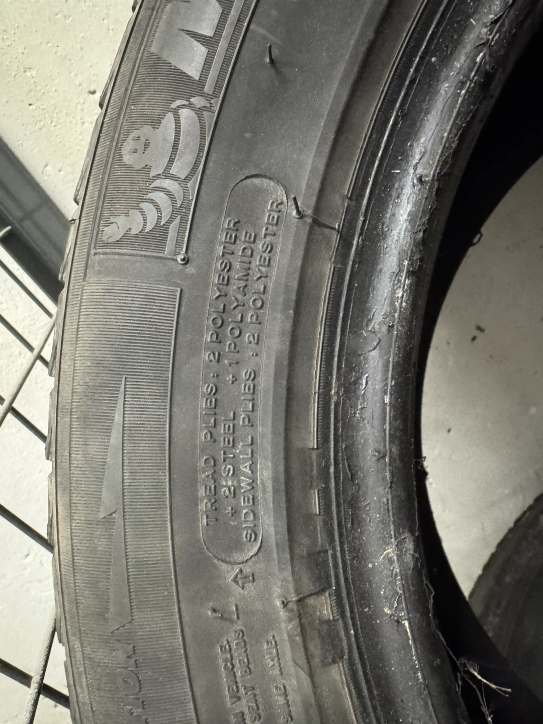 Michelin 215/55R16 Winter Tire Set - photo 4