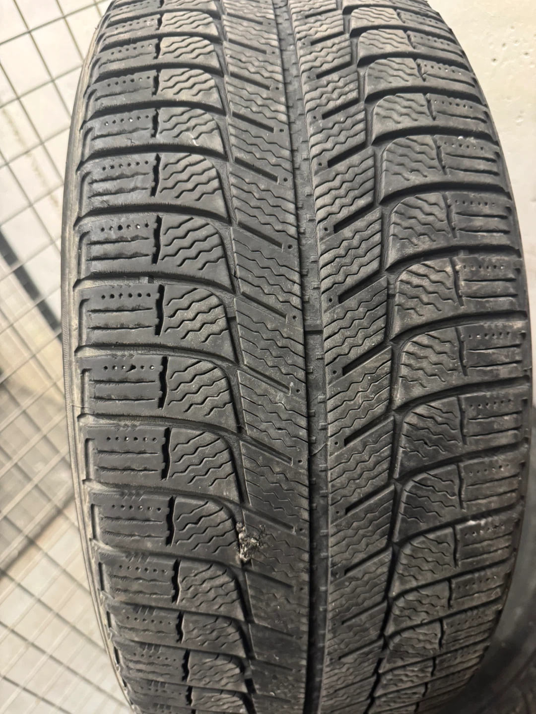 Michelin 215/55R16 Winter Tire Set - photo 2