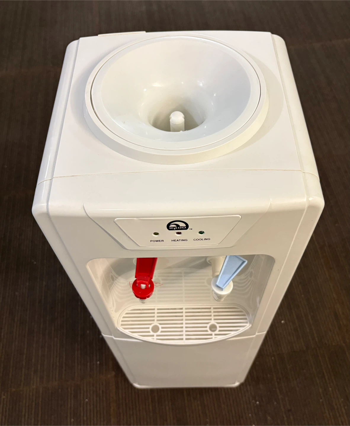 Igloo Water Dispenser - Hot & Cold - photo 3