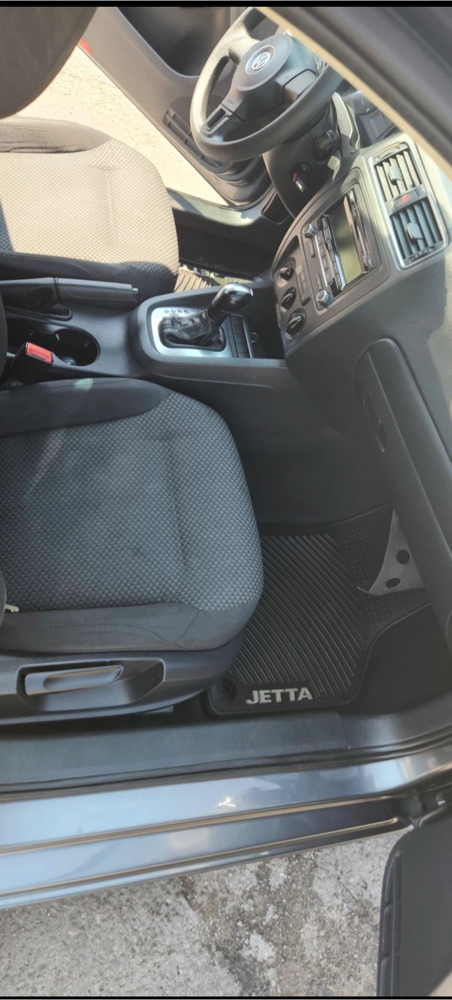 Car - photo 4
