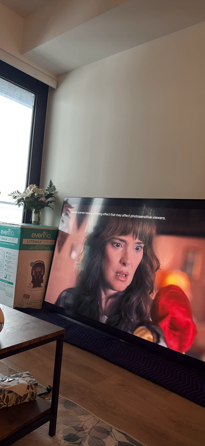 Hisense TV- 85inch- barely used- huge cinematic screen