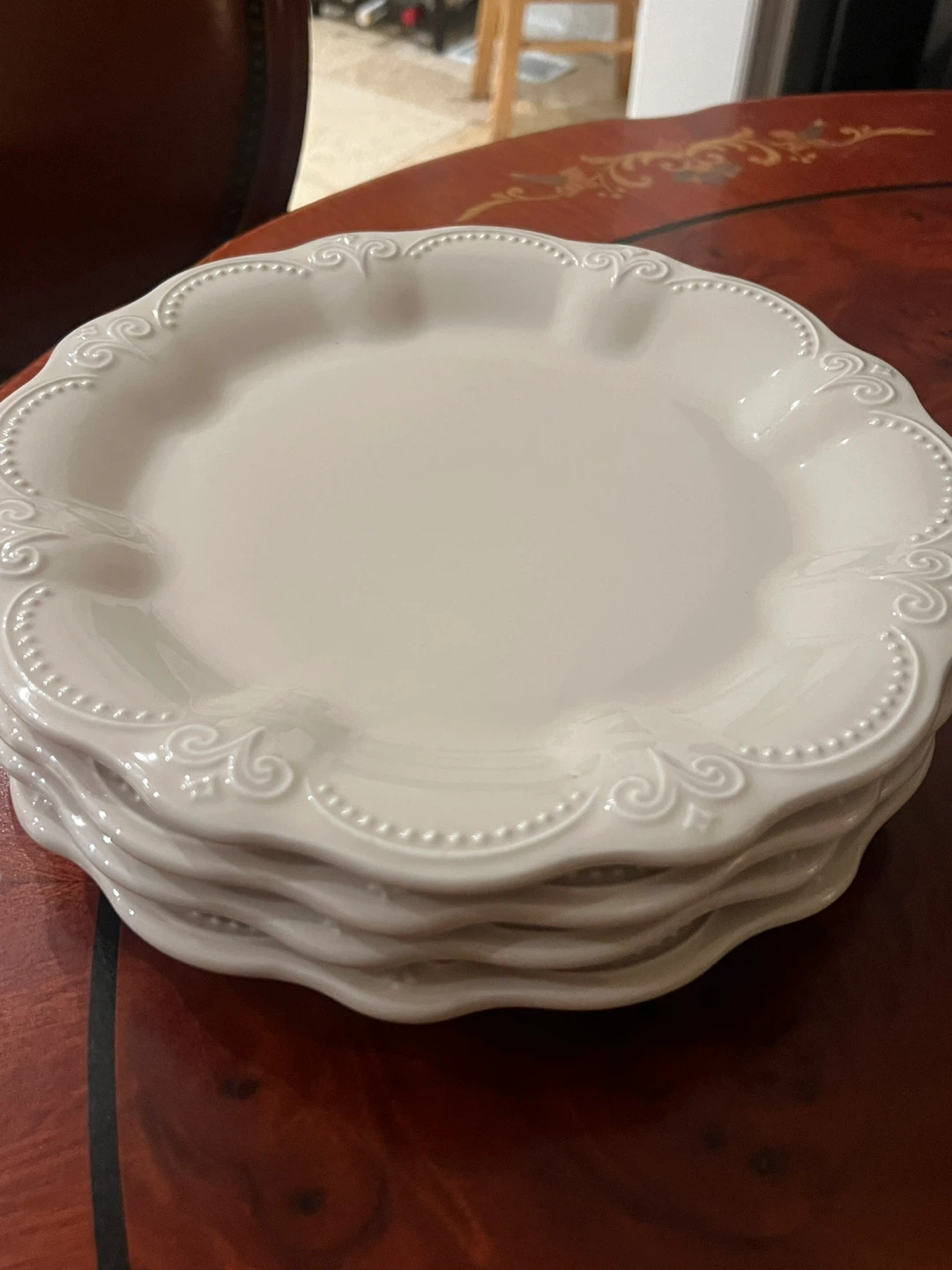 Set of 4 Decorative White Plates