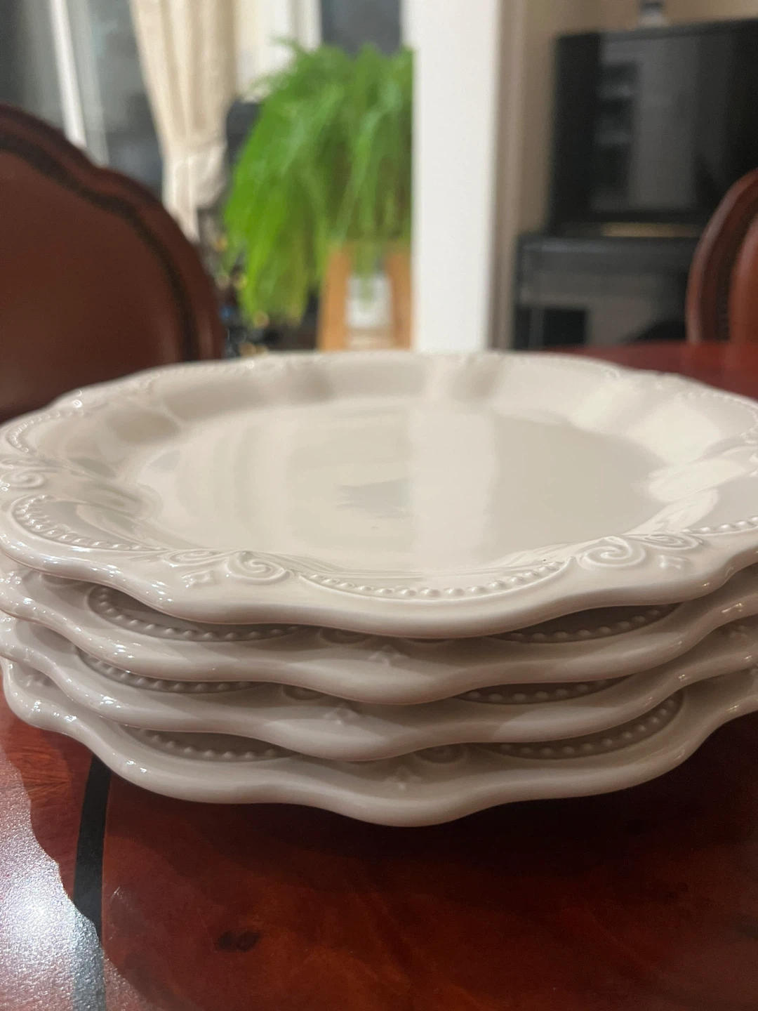 Set of 4 Decorative White Plates - photo 2