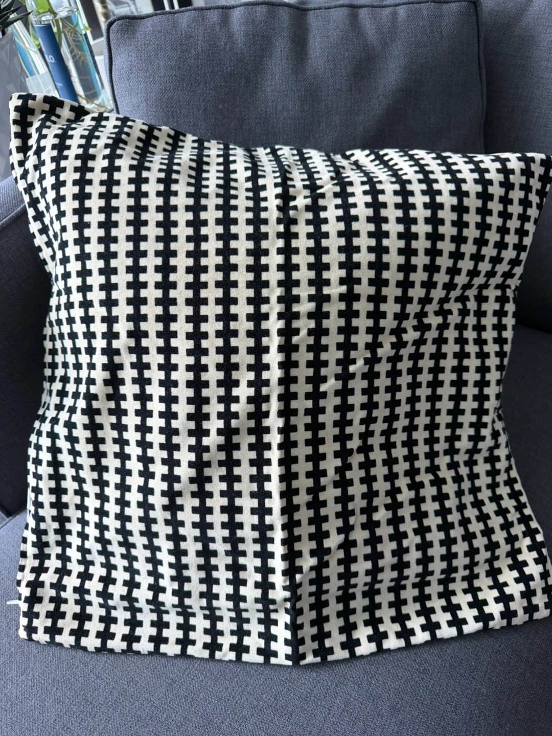 GREAT CONDITION Black & White Patterned Throw Pillow Cover
